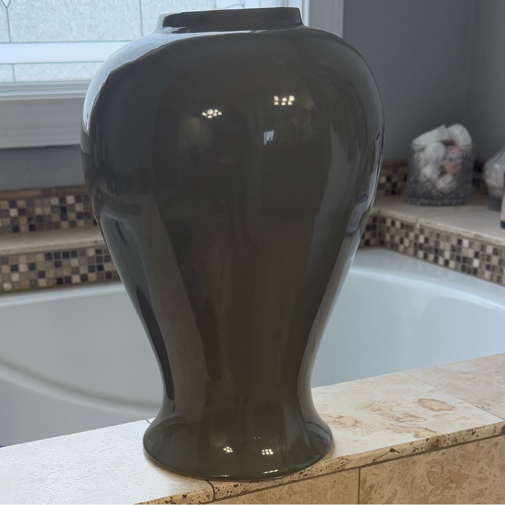 15” Inch Unbranded Lustrous Gray Vase